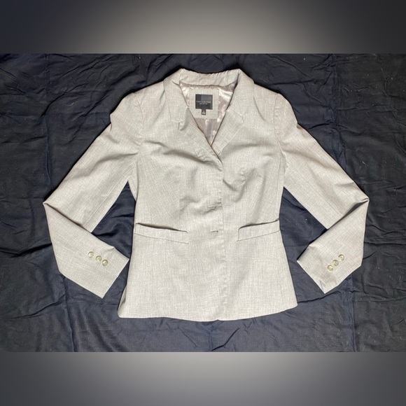 THE LIMITED Grey Tailored-Blazer Womens Sz: 6 Two Button Front Closure - Picture 1 of 7